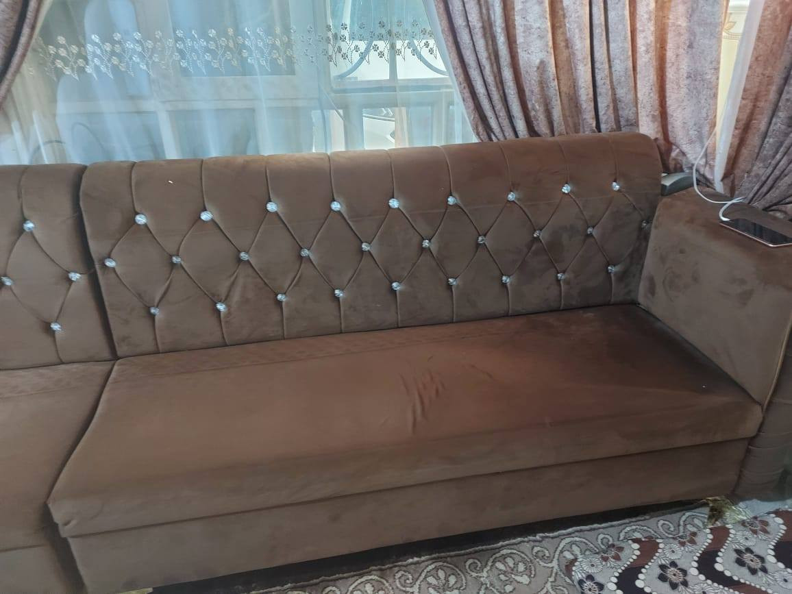 السلام عليكم ديوانيه للبيع نظيف جدآ السعر ٢٥٠ وبي مجال مكاني كربلاء ملحق الفارس للإستفسار ***********
