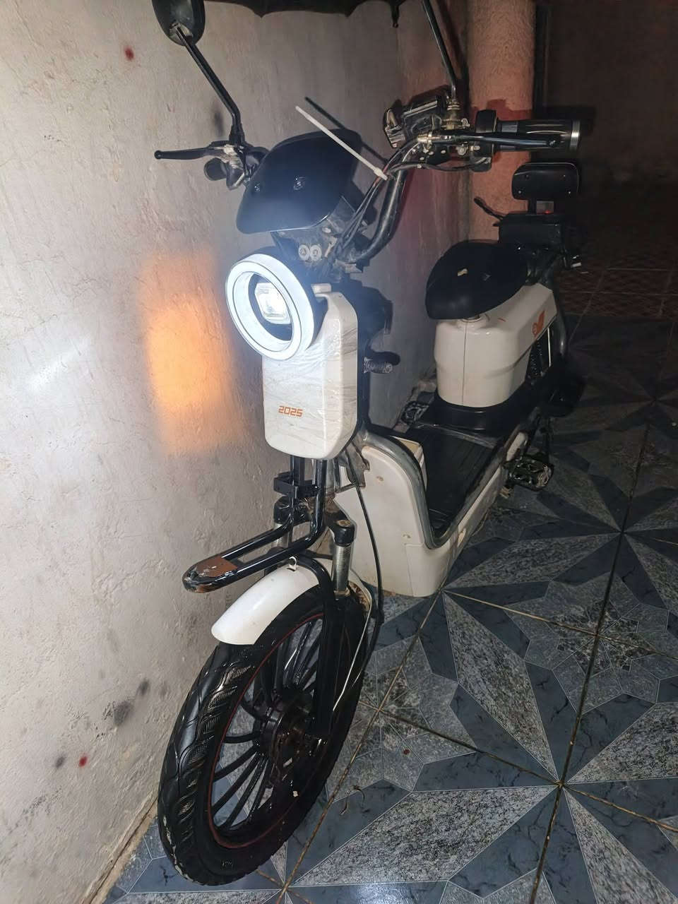 سلام عليكم بايسكل الشحن موديل 2025سعر 200قفل ***********
