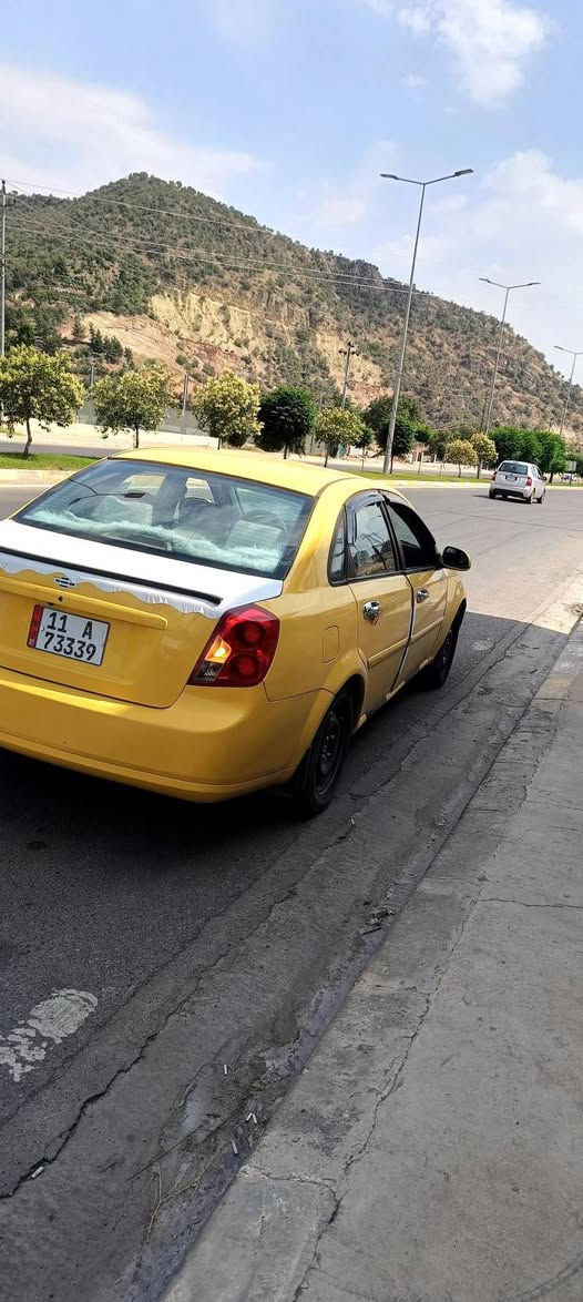 السلام عليكم اوبتر فورنزه 2007بيه شبر تكمه شرط بدون دواخل رقم  جديد هزه غرمات صفر سياره اي نقص ما بيه وبيه معجون طخم تاير كير توماتيك  محرك حداديه باتري كلو جديد كهربيات كلو شغال كبلل الشارع السعر 65
***********
