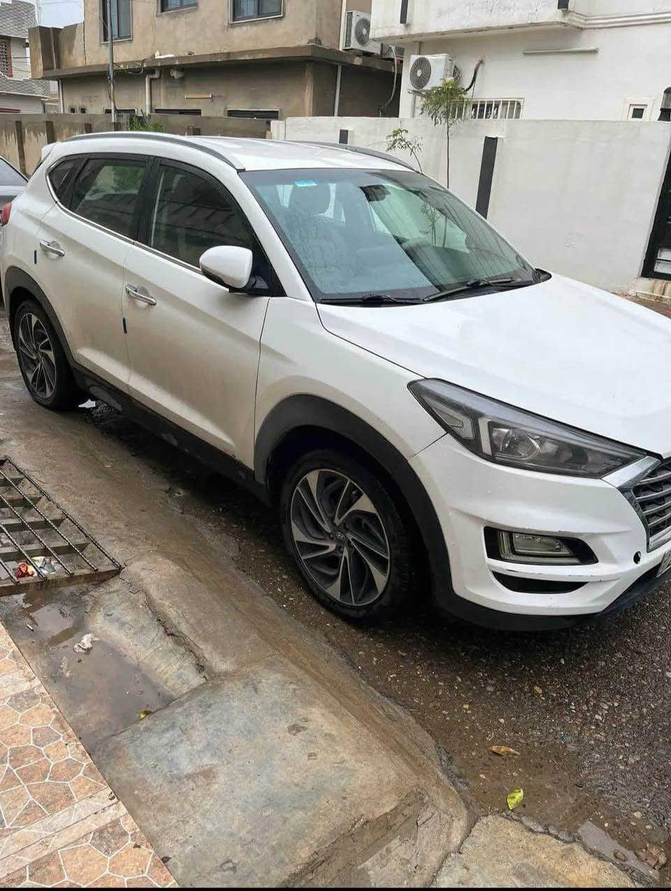 توكسان ٢٠٢٠ جيكي للبيع
سعرها ١٤٠ ورقة بيها مجال بسيط للطيبين
صبغ عام بس سياره كلش حلوه ونضيفه
محرك وكير شرط 
مكان السيارة كركوك مع بطاقة بنزين شرط التحويل
للاستفسار اكثر خابر على صاحب السيارة رقمه *********** أربيل, العراق
