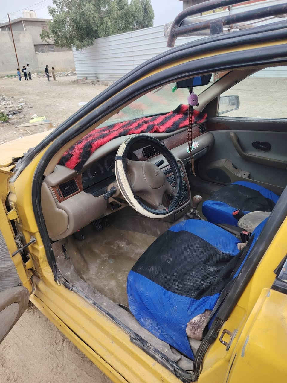 السلام عليكم من رخصه صاحب الكروب والادمن سمند موديل 2010 للبيع  سياره خير من الله كير ومكينه مكفولات كهربائيات كلها شغاله اي نقص مابيها كبل للشارع السياره بدون راعي انطيك بيها واجهيه من المرور وانطيك وياها ومستمسكات راعيها تفاصيل اكثر الاتصال ع الرقم (***********)السعر 13$وبيها مجال   مكاني بغداد جسر ديالئ
