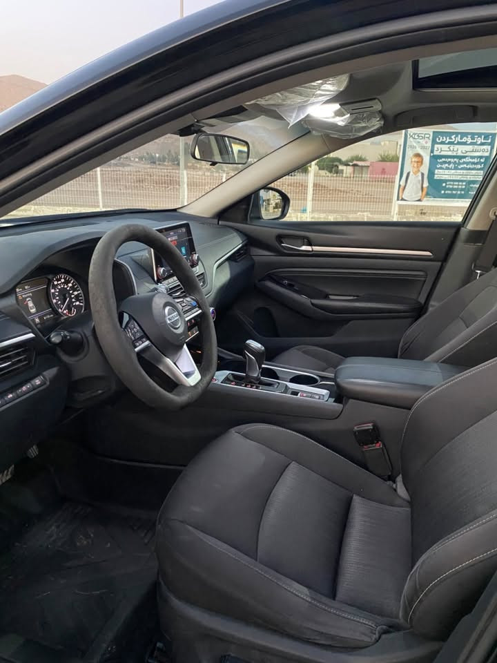 Nissan altima SV Plus+ 
فول كامل ٤٩مايل ماشي صلايد رادار بريك بصمه كشنات هيتر بصمه شغال فول فول 
سنوي جديد 
بدون صبغ بدون تبديل 

1N4BL4DV7MN409947 رقم شاصي
***********
