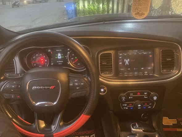 جارجر 2018 SXT 
رقم بغداد بسمي 
ماشيه 50 الف حقيقي 
محدثها SRT
المكان بغداد 
السعر 170$ وبيها مجال 

***********
