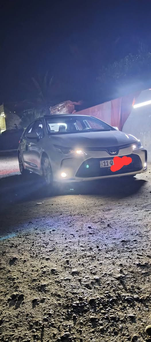 السلام عليكم كورلا هايبرد موديل 2024 فول مواصفات فتحة بصمه رادار امامي شاشه تحكم ستيرن كشن كهربائي سايد بريك كهربائي ويل كب ماشي 35 مابيه حادث لاطخ بس بيه شخوط    قليله سونارموجود السعر 147 رقم الهاتف‏‪***********‬‏
