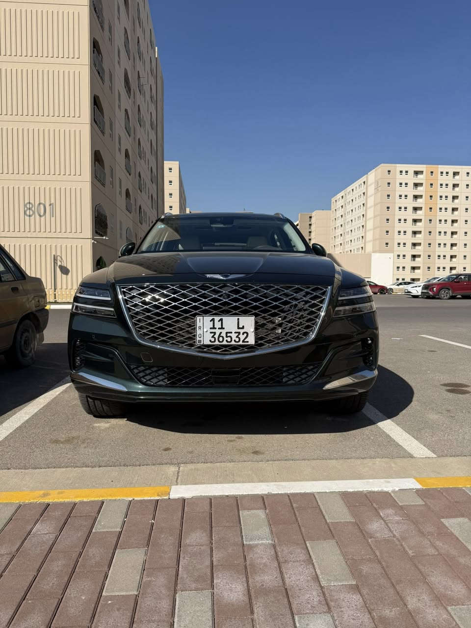 السلام عليكم 
 جينيسيس برستيج
السيارة فول مواصفات وجاهزة من جميع النواحي ما بيها نقص 
•موديل 2022
•محرك 3500 ستة سلندر توين تيربو  
•مساج بالكشنات
الدشبول دجتل ثلاثي الابعاد
•بردات خلفية كهربائية
•تحكم ريموت تقديم وترجيع
•اوتو هولد
•سايد بريك كهرباء
•صندوق كهرباء
•نقط عمياء
•عينة داتو شو 
•كشنات امامي خلفي كهربائية Vip
•تدفئة + تبريد بالكشنات  
•كامرات 360 درجة
•بانوراما
•مري شفط 
•توقف ذاتي 
•كشنات جلد 
•تشغيل عن بعد 
•رادارات 360 درجة 
•لايت زنون+ لد
السياره معربه بلعربي يم صيانه الجوهره بحي الجامعه•
•ماشية70,000 km قابل للزياده
وبعد مواصفات هواي متخلص

وارد امريكي حادثهه بس دعاميه و طاك ايرباك الاستيرن مرجع سستم السياره لا بارد ولا صبغ  .   الغد والشاصي مكفول من الشخط مكفوله من كلشي 
مغلفة ppf ضمان ١٠ سنوات 
 💸السعر : 425$
وبي مجال 
***********
📍مكان السيارة بغداد
