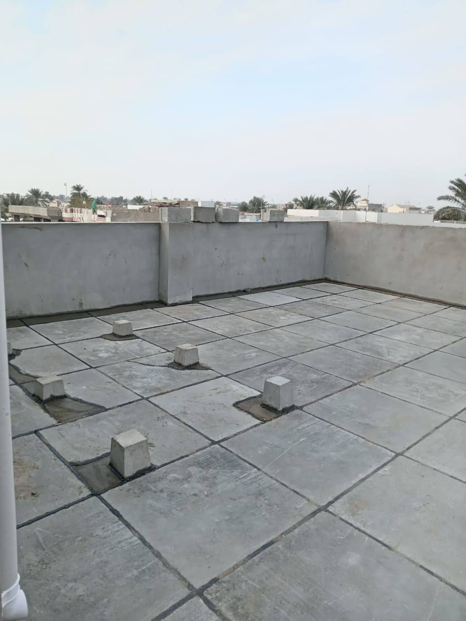 سلام عليكم ورحمة الله وبركاته
مشتمل للبيع قاطين وبيتونه المساحة ١٢٥ متر طابو صرف خلف أسواق نادر ومكتب بدر موقع جدا راقي
طابقين وبيتونه الطابق الأول غرفة نوم ٦ في ٤ وصاله ٦ في ٥ واستقبال ٦ونص في ٣ونص مطبخ ٢وربع في خمسة ونص ومجموعة صحيات غربي والطابق الثاني غرفتين نوم وصحيات عدد ثنين وغرفة غسيل ملابس كهرباء سعودي درجه اولى والمجاري الأمل الشريف وتأسيس الماي درجة أولى كهرباء وطنيه وماء اساله واصل البيت البيت ملبوخ كل السقوف باقي سيراميك ولبخ داخلي وبوب شبابيك
للاستفسار الاتصال على الرقم ***********
