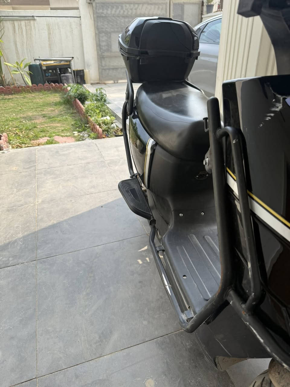 السلام عليكم دراجة شحن من شركة الصقر الاحمر رايدة بـ600  المكان الدورة الرقم ***********
