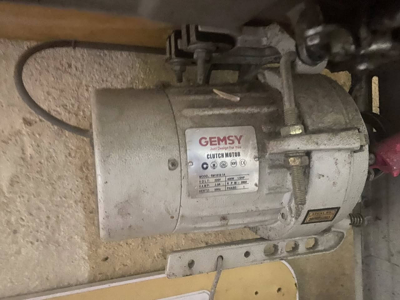 السلام عليكم  خوانه وخواتنه الاعزاء يوجد لدينا مكينه مستعمله استعمال بسيط لمعرفة السعر مراسلة الصفحه او الاتصال على هذا الرقم *********** ييوجد واتساب أو اتصال@إشارةا
