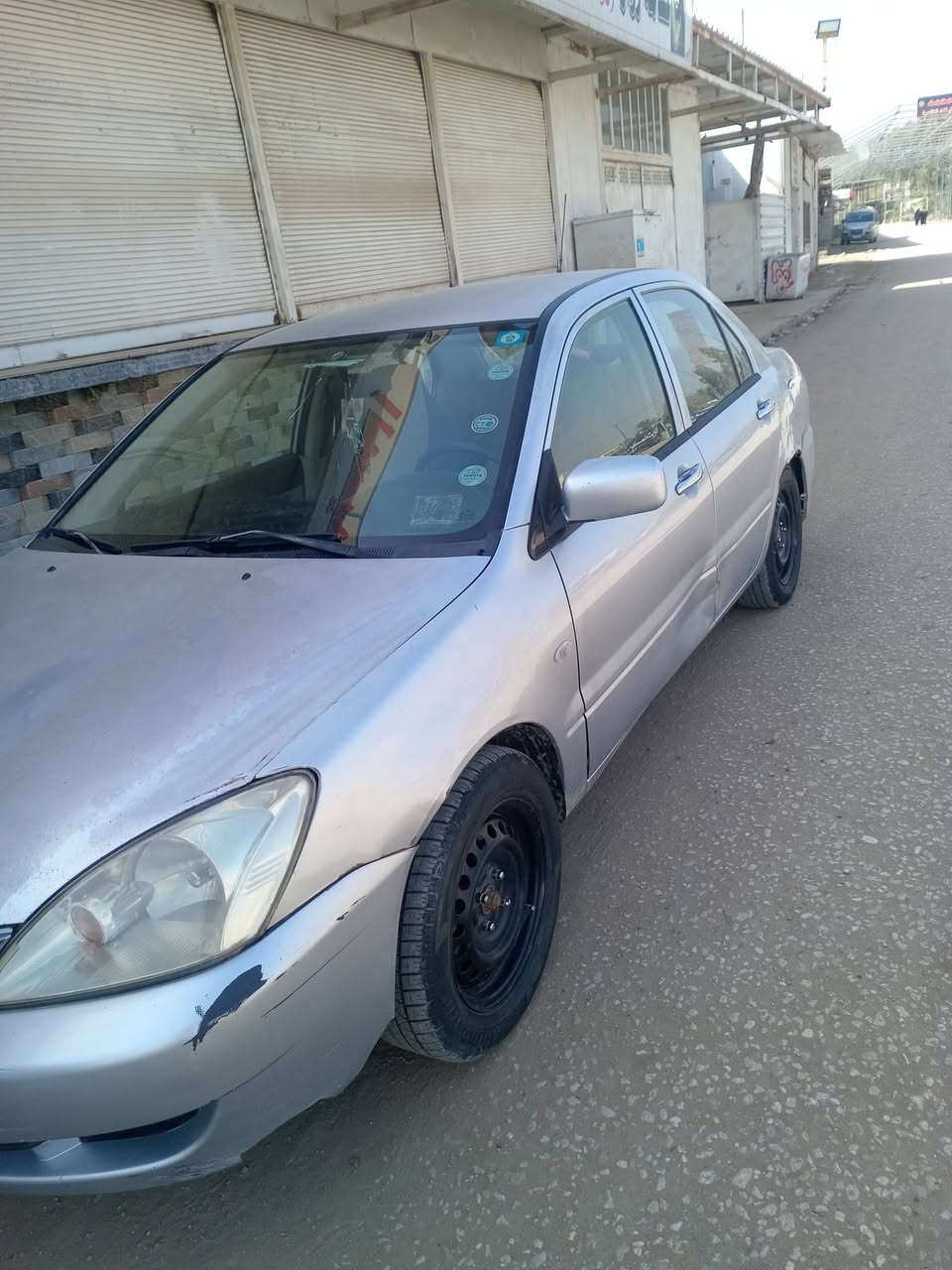 السلام عليكم
لانسر مسبوشي موديل 2010

كير محرك مكفول

تبريد ثلج وتدفئه هم + شاشه بلوتوث +تخم تايرات + دوشمه + حداديه فول جاهزه السياره 

بيه طخات بسيطه ممصلحات مببينات بالصور قطره صبغ مابيه وضع شركه رقم قادسيه تحويل ثاني يوم 

السياره شركه قبق اسود

السعر 75 وبيه مجال

استفسار خاص

***********
