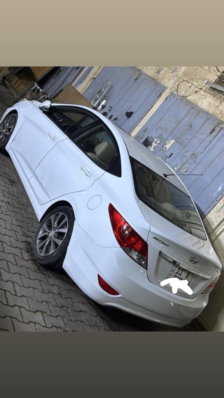 السلام وعليكم اكسنت موديل 2015 بيها باب وجاملغ ضربت تك تك وبيها تكحيل محرك 1600 كير مكينه كفاله خير من الاه ماشيه 127 الف سنويه باسمي بغداد ثاني يوم تحويل السعر 108 وبي مجال بسيط حك الجيه ***********
