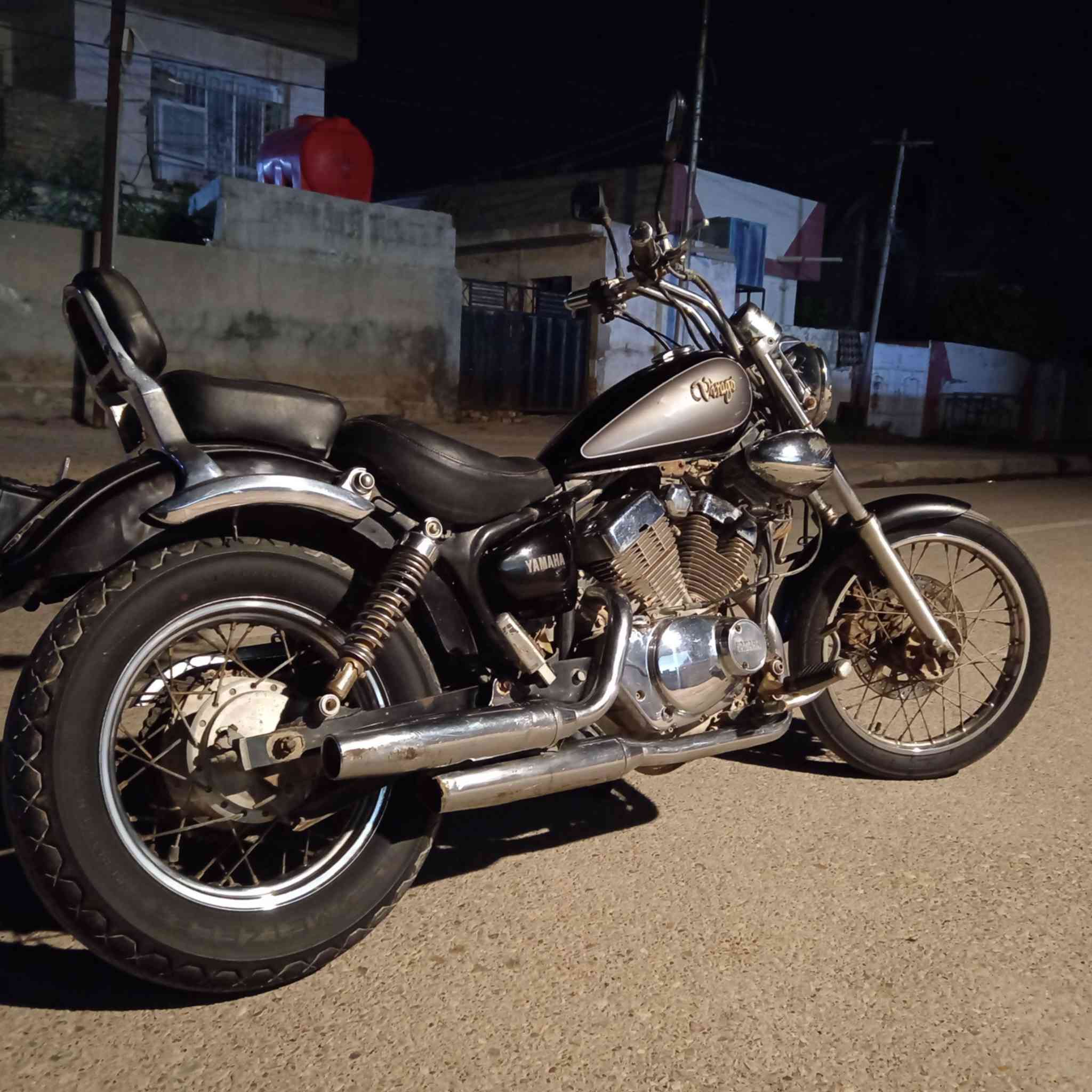 السلام عليكم ، Yamaha virago 250
بدون اوراق بيهة نقوصات صفاحية ،بريك ب٤٥٠
ديالى شهربان ***********
