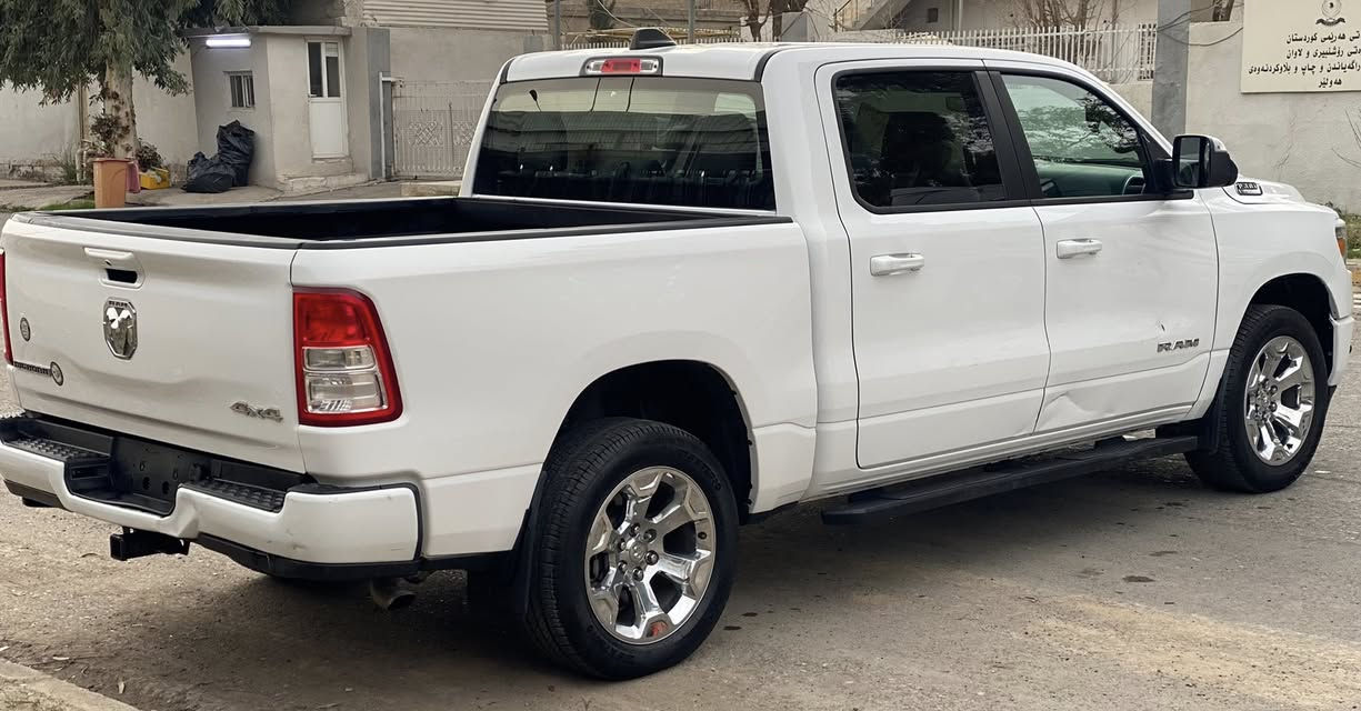السلام عليكم
دوج رام امريكي  1500 

موديل : 2023
محرك : 3600 v6
ماشي : 18 الف ميل فقط 

بجم كبس 
بدون صبغ 
بدون ايرباك 
جامغ امامي صفحه سكن مبدل بلادي شركه 
سياره جديده ع وضع شركه 

بيع او مراس مع سيارات ارقام شمالي فقط

موصفات BIGHORN

بصمه
ابواب بصمه
شاشة وكاميرا دواره 
تحديد المسار
كشن واستيرن تدفئه 
دفع رباعي 4*4
تحديد السرعه
كشن كهربائي
بريك بصمه
كير موس
شاشه
تحديد السرعه

الموقع : اربيل 📍

سعرها : 285ورقه بيها مجال 

بدون رقم تترقم شمالي 
اربيل / دهوك/ سليمانيه 

للاتصال او استفسار على 📞
***********
