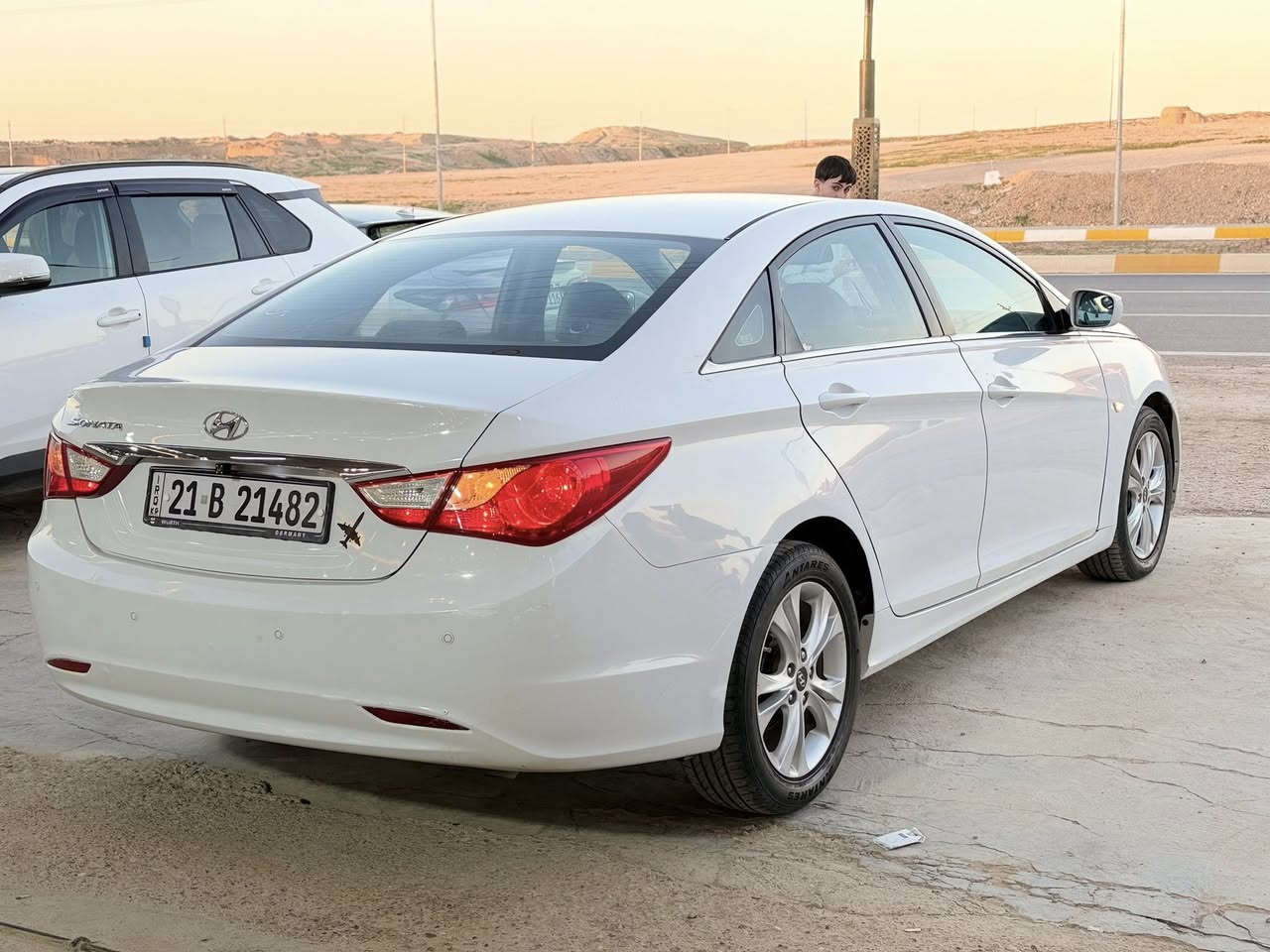 سوناتا موديل 2010
رقم وسنويه جديد بسمي 
كهرباياته كله شغال
مكينه 2000
كشنات جلد
تبريد تدفئه شغال
سياره مابي اي عيب جاهزه بيه بس هلال خلفي صبغ وربع بونيد بدون حادث 
مكاني ديالى خانقين السعر ((107)) بي مجال 
***********
