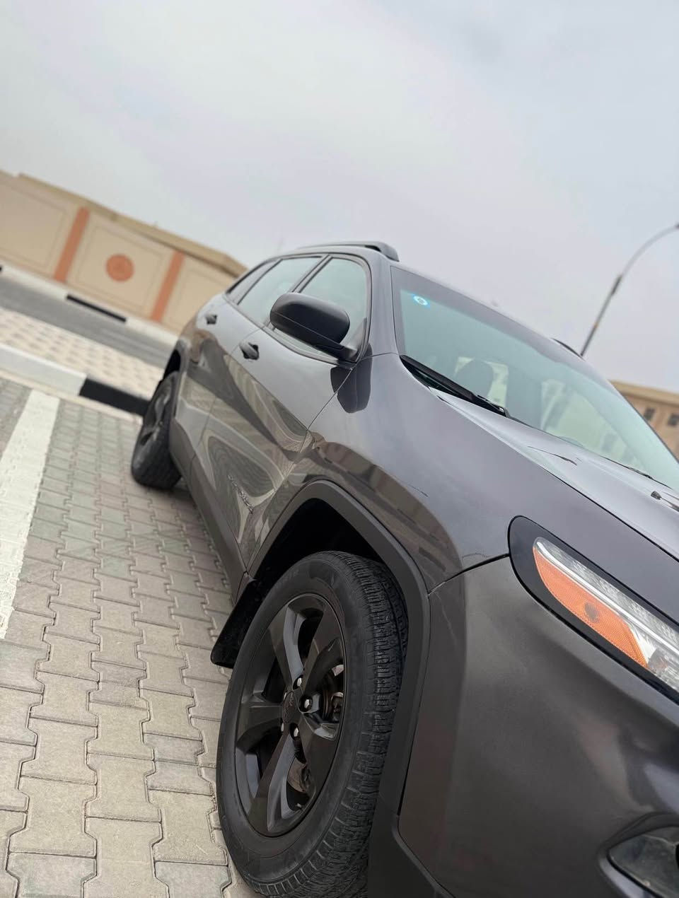 جيب شيروكي موديل 17 وارد كندي فقط بنيد سرقه بدون حادث كفاله من الحادث كفاله من الصبغ بس البنيد  *********** الاتصال 
محرك 6 سلندر تخم تاير تبريد رقم بصره بسمي سنويه جديده السعر 135 العنوان بصره البصرة, العراق
