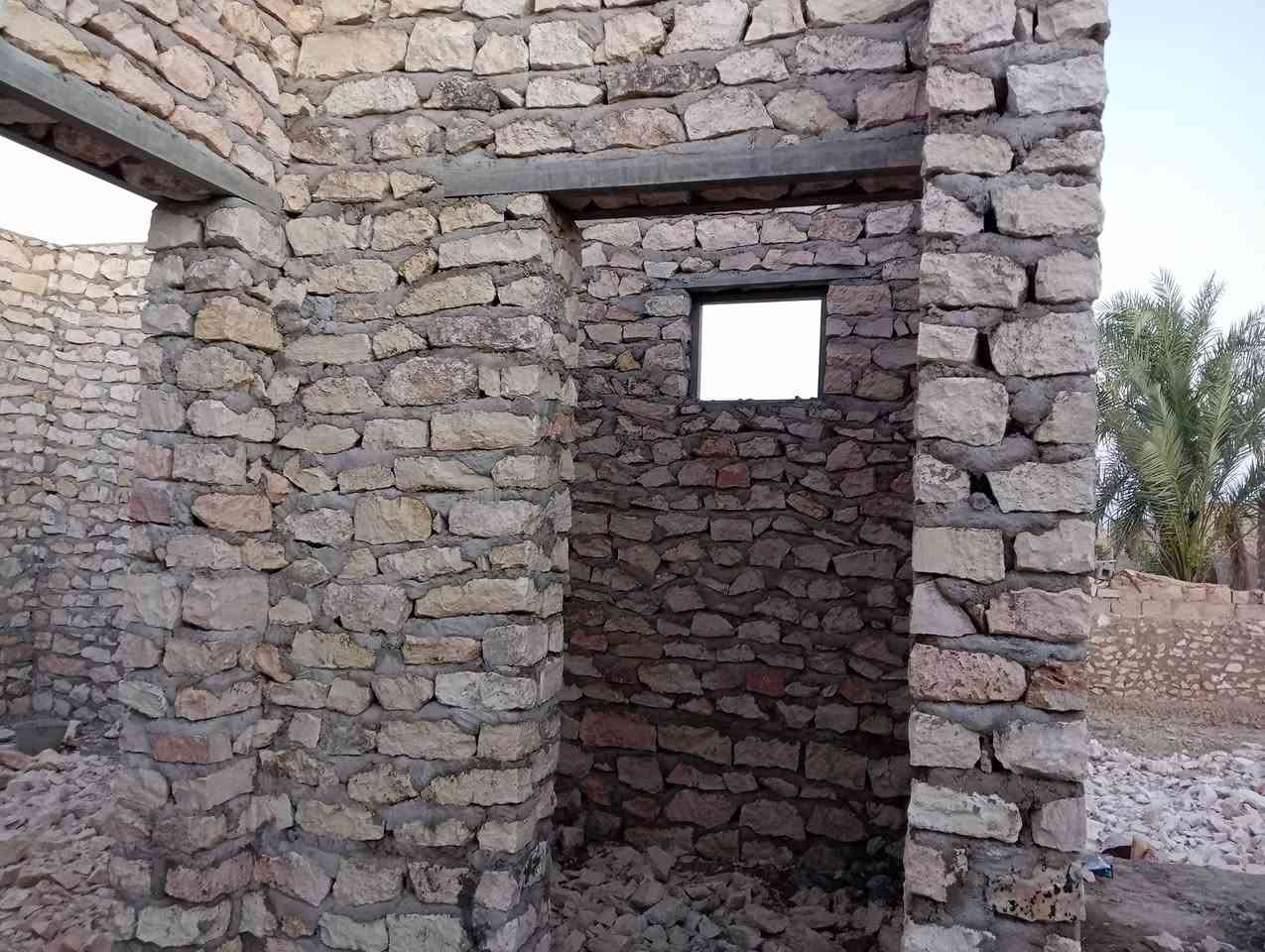 هيكل للبيع طابو صرف بزنكوره بناحيه اليرموك مساحه 370 متر غرفتين او صاله او ديوانيه او مطبخ او حمام 🛀 بناء حجر وسمنت رباط او اساس او مرشوش سم للارضه متوفر جميع الخدمات ماء كهرباء وطنيه مولد مدارس جامع اسواق الشارع تبليط او مراوس بيت بالشراع او مفرك زنكوره او بال 7 كيلو ونتفق ع الفرق استفسار اكثر اتصل ***********
