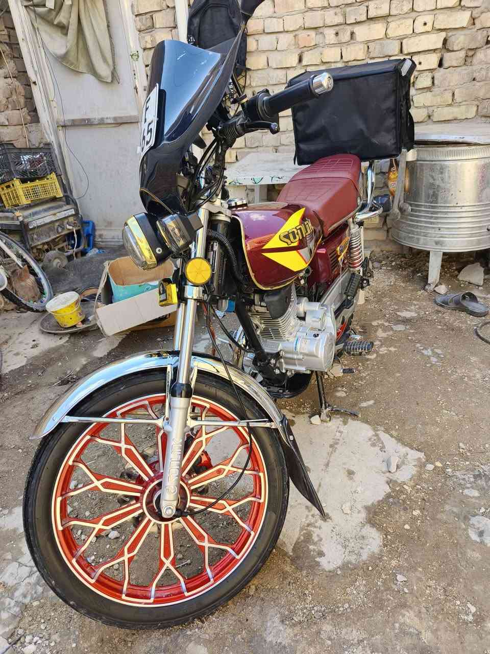 سلام عليكم دراجه ايراني 2025 جديده الدراجه مرقمه بغداد لوحات انكليزي شرط تحويل ثاني يوم سعر واحد700  وبيهه مجال مكان بغداد العبيدي #***********
