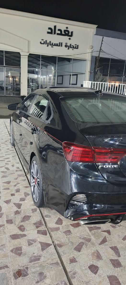 السلام عليكم كيا فورتي موديل ٢٢ فول واحد على واحد جيتي توربو الضرر بل صندوك يم الرقم شويه شكو مواصفات بيها السعر ١٧٥ رقم الهاتف *********** ***********
