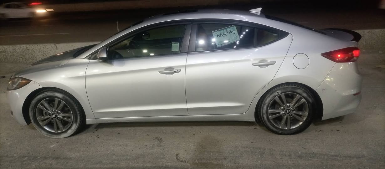 سلام عليكم
النترا ١٧ وارد امريكي حادث بنيد فقط يعني تبديل قطعه وحده ومصبوغ  فول مواصفات محرك2000 جديد كير Atm المرغوب 
السعر 130 وبيه مجال 
***********
