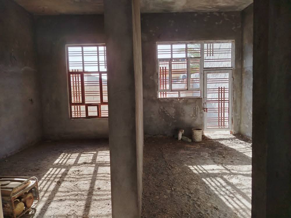 دار للبيع
المساحه ٢٤٠ متر 
٤ غرف نوم ٥×٤ طابقين 
الموقع ديالى المقدادية بلور قرب جامع الشيخ ثاير
علماً أن ألبيت مطلوب إسكان ينزل من سعر ألبيت بعد الاتفاق 
***********
