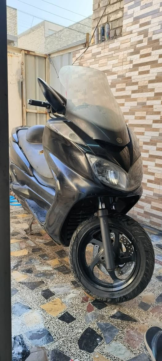 ماجسته حديث ملي گراند سرعة 180 مكينة 400 الدراجة متروكه شلعة ومعدل وكهربائيات كلها شغالة .حتى جهاز انذار بيها بس صار هواي متروكة .تجي تاخذها ابيعها كوم حديد الي تفيده.سعرها 350  وبيه مجال.مكاني بغداد الشعب ***********
