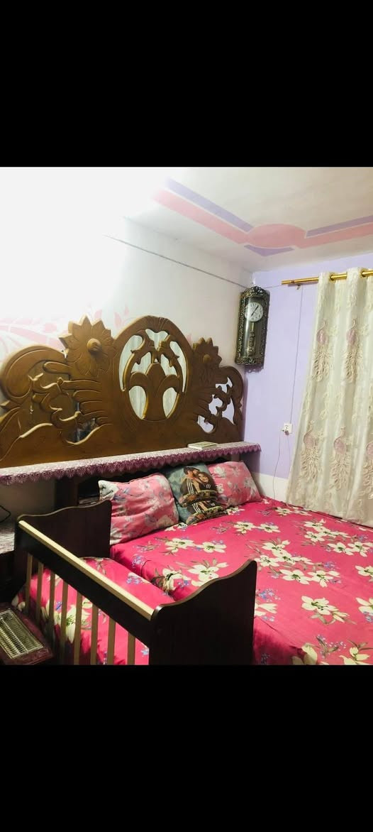 السلام عليكم

للبيع غرفة نوم طابقين، خشب ثقيل وأصلي، نظيفة كلش وحالتها ممتازة، ما بيها أي مشكلة وتصلح للاستعمال مباشرة
الي يدور على غرفة مرتبة وقوية، 
السعر مناسب
***********
