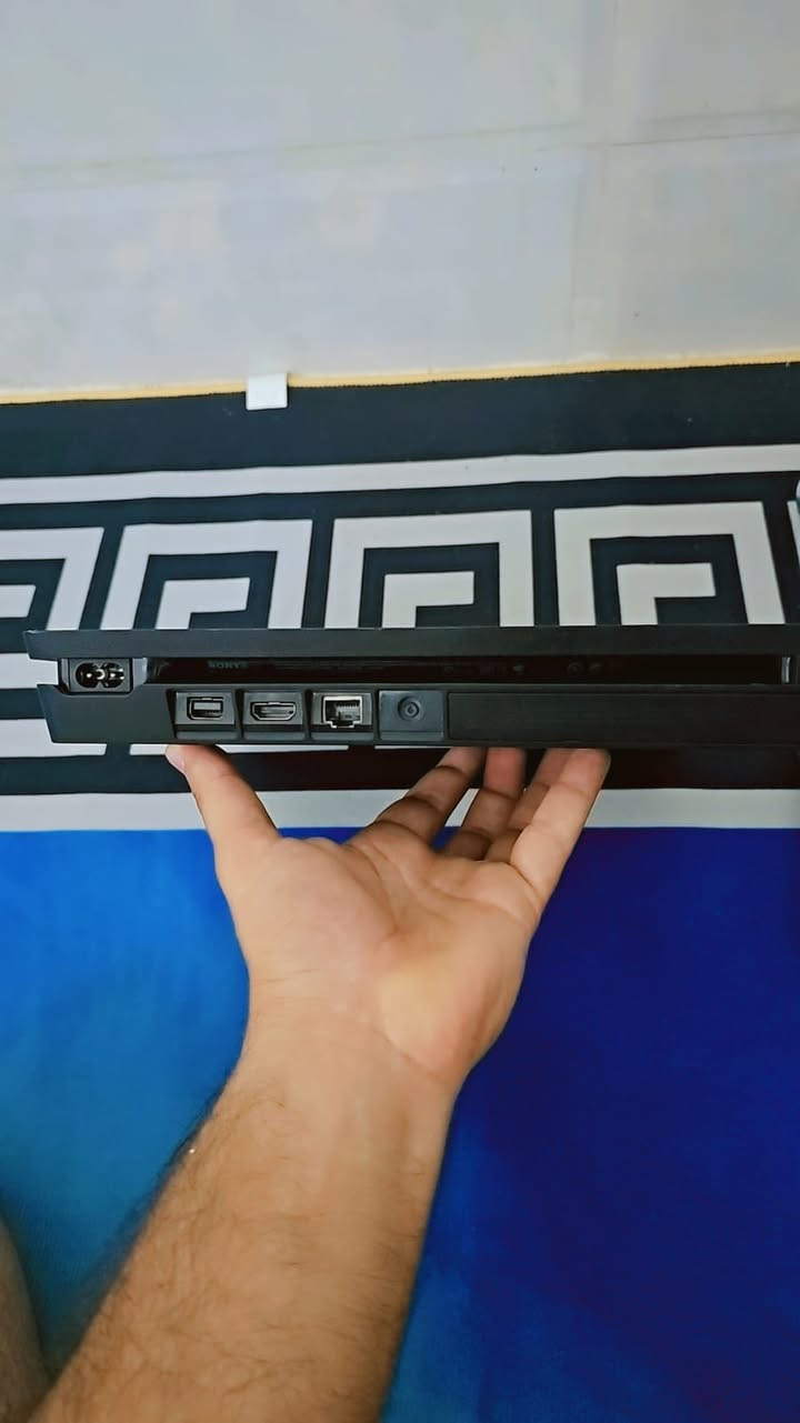 بلي فور سلم واحد تيرا ما مهكر نضام 13,50 كامل هوة وملحقاته مع قرصين وجوستك اصلي  ..مفتوح للتنظيف فقط
السعر 275 وبيه مجال .مكاني بغداد بلديات


**إذا كنت صاحب هذا الإعلان وتريد حذفه لأي سبب، رجاءا أرسل رسالة إلى الدعم الفني**