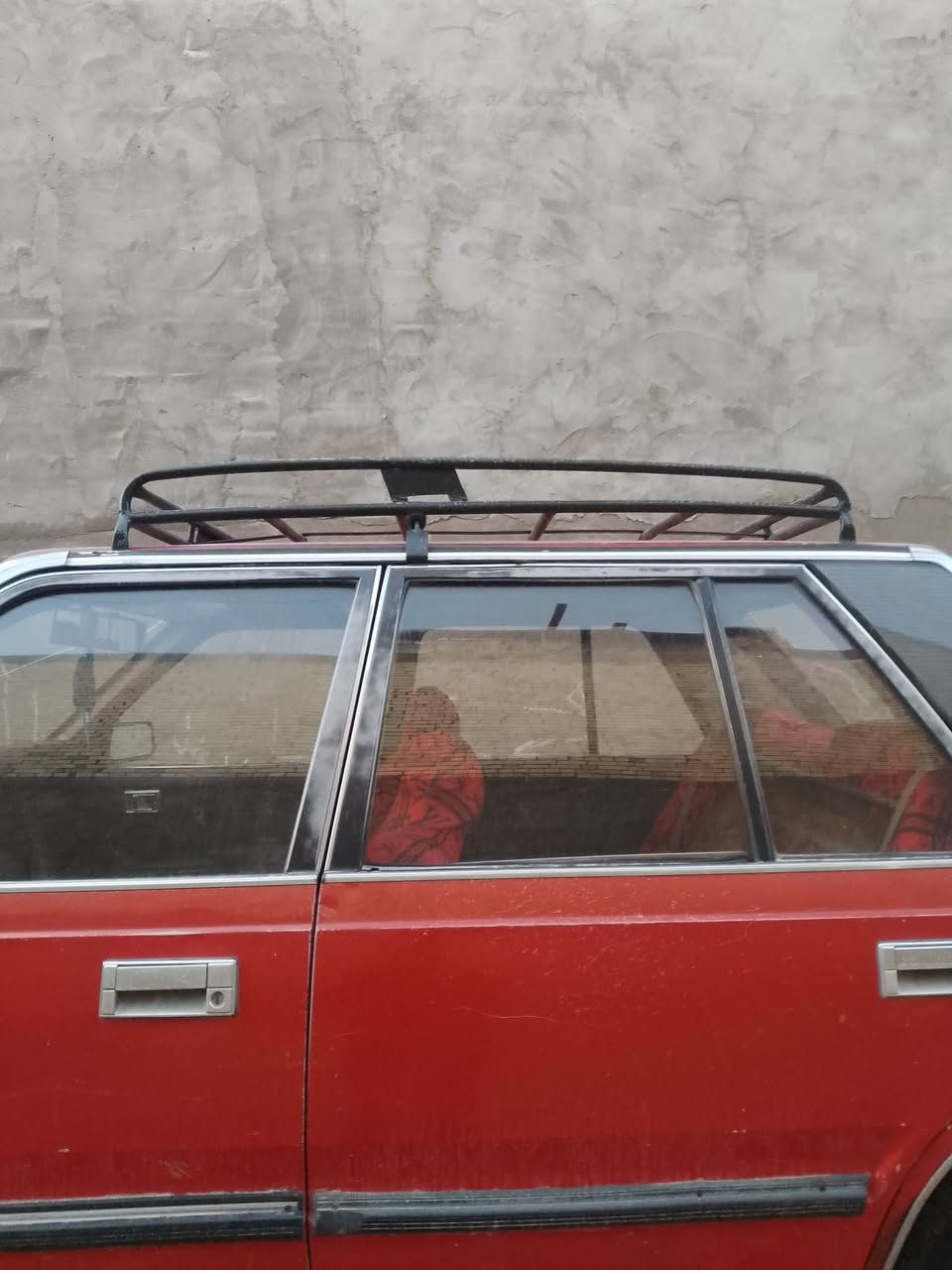 السلام عليكم سيباية سوبر موديل 1985 لونها اسود للاتصال ***********
