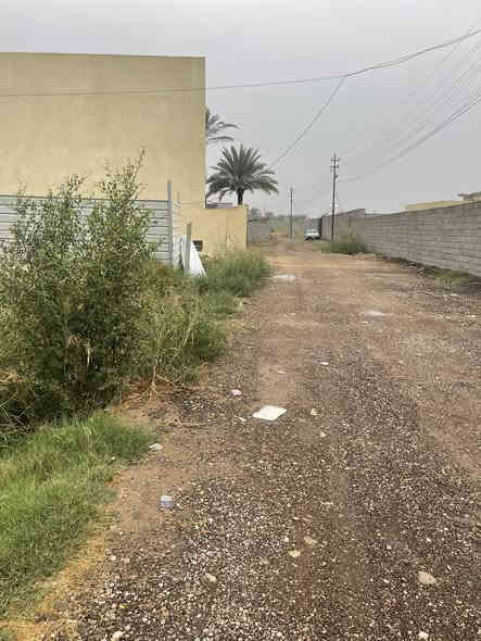 السلام عليكم ارض للبيع المساحه 300 متر  الواجه 9 النزال 35 خدمات ماء كهرباء عرض الشارع8 متر جنس  السند ملك طابو صرف المكان بغداد جسر ديالى التويثه 
 ***********
