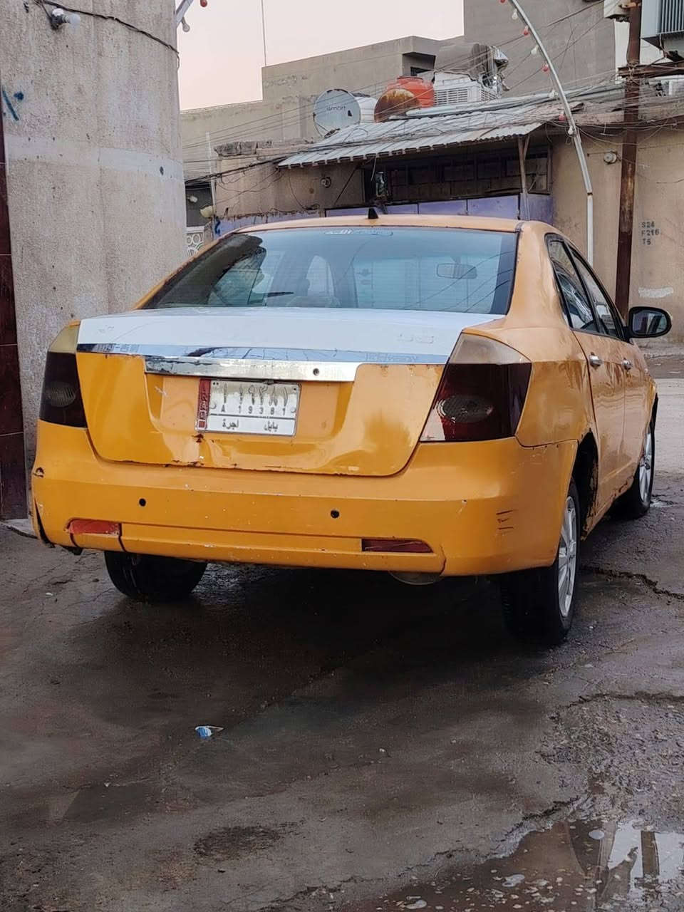 للبيع جيلي موديل 2011 سياره حلوه اوجاهزه مكينه جديده قبل ١٠ايام شادها كير حداديه خير من الله السعر 16ورقه اوبيها مجال رقم بابل مكاني بابل حله مركز المدينة ***********
