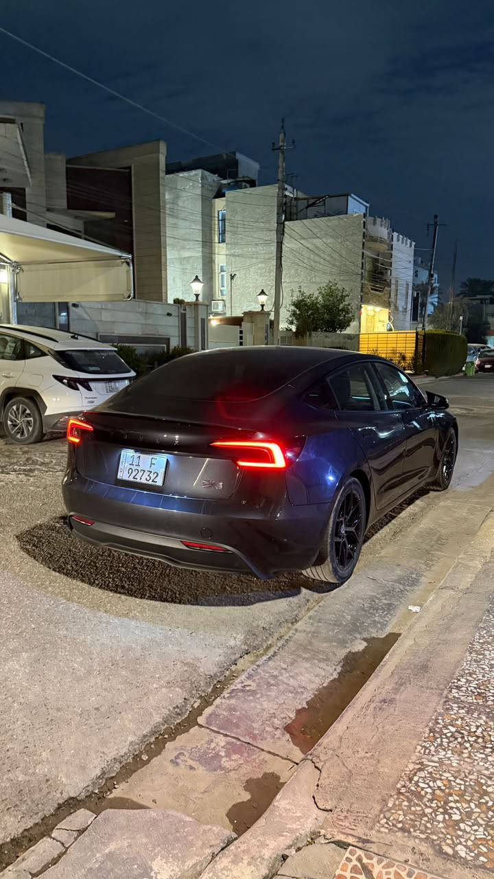 سلام عليكم للبيع
Tesla model 3 2024 دبل ماطور 
ومحدثة بريفورمنس 

السيارة كلش نظيفة
ماشية 43الف mi 
معروفة مواصفات التسلا 
لان كلش هواي شغلات بيها 
حادث السيارة جاملغ امامي يمين مبدل 
جاملغ خلفي ايسر بارد و البنيد ربعة تعدل 
بس اني بخيته كله علمود جمالية وشخوط بسيطة 
وموجودة عندي صور 
المجموع قطعتين صبغ جاملغ وبنيد 
السيارة كلش مناقصها 

السعر 205$ وبيها مجال 
للاستفسار ***********
