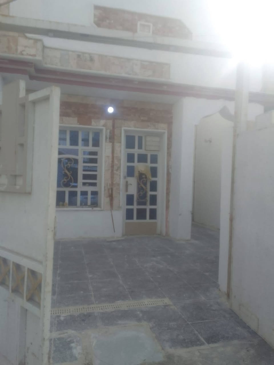 بيت الايجار 110م حي جهاد واجهه 6.                         حي الامانه قرب جامع مديحه الجنابي يتكون ثلاث غرف واستقبال ومطبخ 3 صحياتت وسطحين 

مرمم جديد هسه طالعين العمال منه 

750 

 الاستفسار

***********
