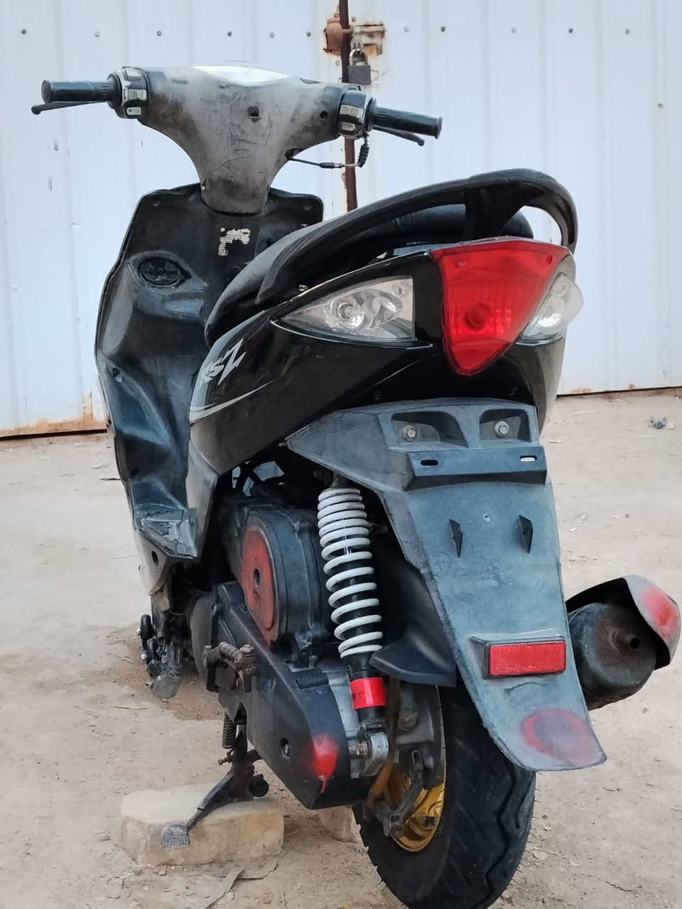 السلام عليكم ماكس مضلع 120 للبيع محرك بلاد مامفتوح  نهضه معدل نعومه خير من الله الدراجه كله بلاد ختم واحد برغي مامفتوح منهه تجي وتفحص السعر 950وبيهه مجال للشراي مكاني البصره الجزيره ***********
