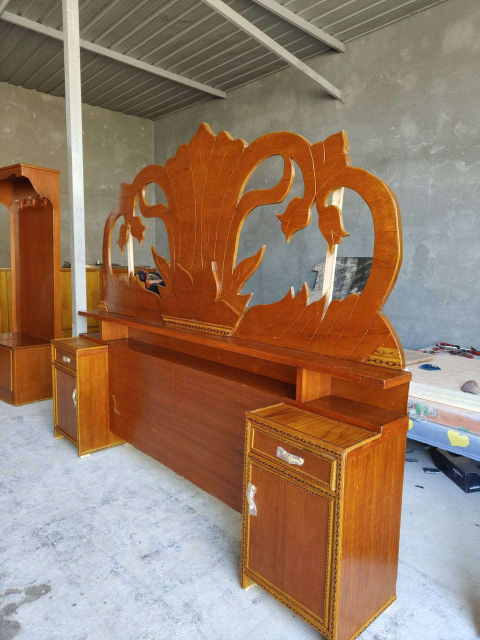 غرفة نوم 6 باب اخت الجديده السعر 550 اتصال *********** أو واتساب *********** مكاني بابل حله أبو غرق قرب السيطره يوجد توصيل وشد بكروه
