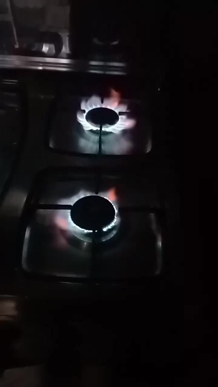 طباخ نوع ايديال مصري الاصلي الباب الاول شغال كله عيون وفرن فوك وجوه شرط الشغل ونارخضره بسعر 110 وبيه مجال العنوان الاحرار توصيل موجود حسب الاتفاق راسل اوتصل وبالخدمه *********** للعلم ضمان بالطباخ لمدة شهر
