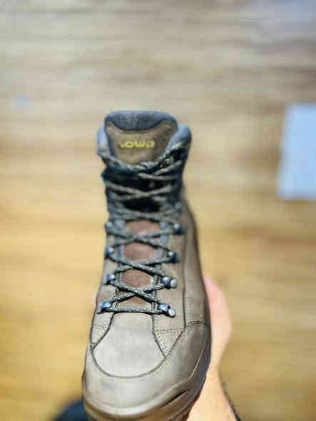 لوا شوكي 
باله امريكي اصلي 
اللون قهوه
صناعه سلوفاكيا 
قياس 44
طول القدم 28
النظافه 100.100
السعر خاص
وتوصل جيمع المحافظات 
للحجز واتساب 
***********
