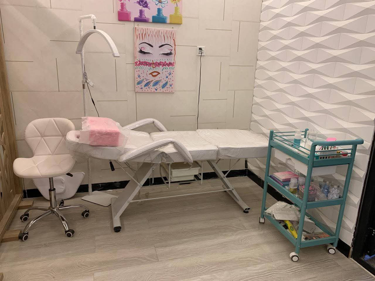 اغراض مركز صالون للبيع ميز الاضافر سعرة ٥٠٠ جلسة تنظيف القدمين لشخصين مع المغاسل سعرهم ٥٠٠ العنوان بغداد المنصور


**إذا كنت صاحب هذا الإعلان وتريد حذفه لأي سبب، رجاءا أرسل رسالة إلى الدعم الفني**