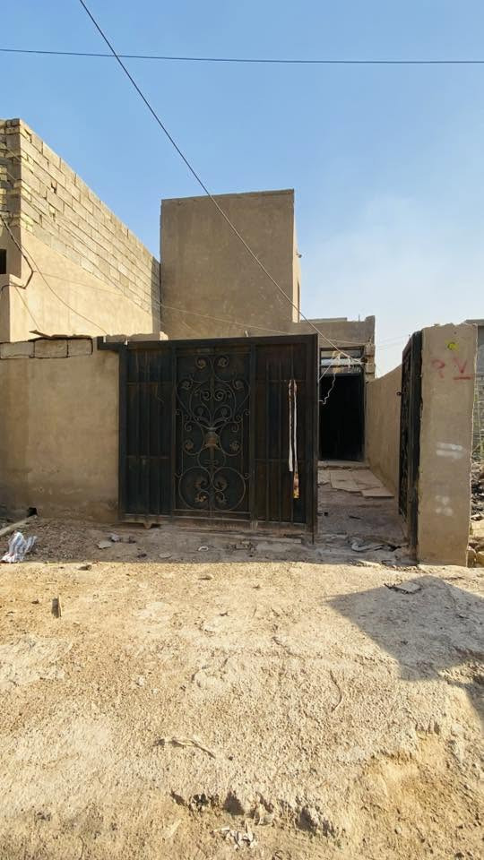 السلام عليكم
متوفر بيت للايجار مساحته ١٠٠ متر 

موقعه : زراعي الامانه نهايه شارع قرب مولده ابو حوراء 

والبيت شوفه العين 

وانشاء الله ماقصر وياكم وكل الهلا بيكم 

للتواصل ***********
