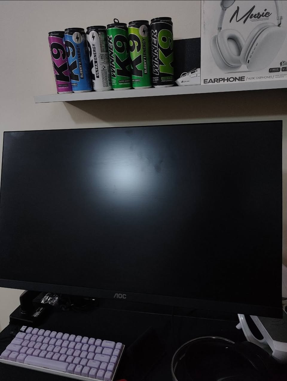 شاشه AOC
كامل ملحقاتها موجوده والكارتون موجود والستاند الاصلي

مواصفاتها
24 
185hz
ips 
0.5ms
fhd-1080p
مدخل دسبلي بورت و HDMI
بيها تحكمات من الشاشه مثل الالوان و الدقه

مكاني بغداد 
واتساب ***********
السعر 135
