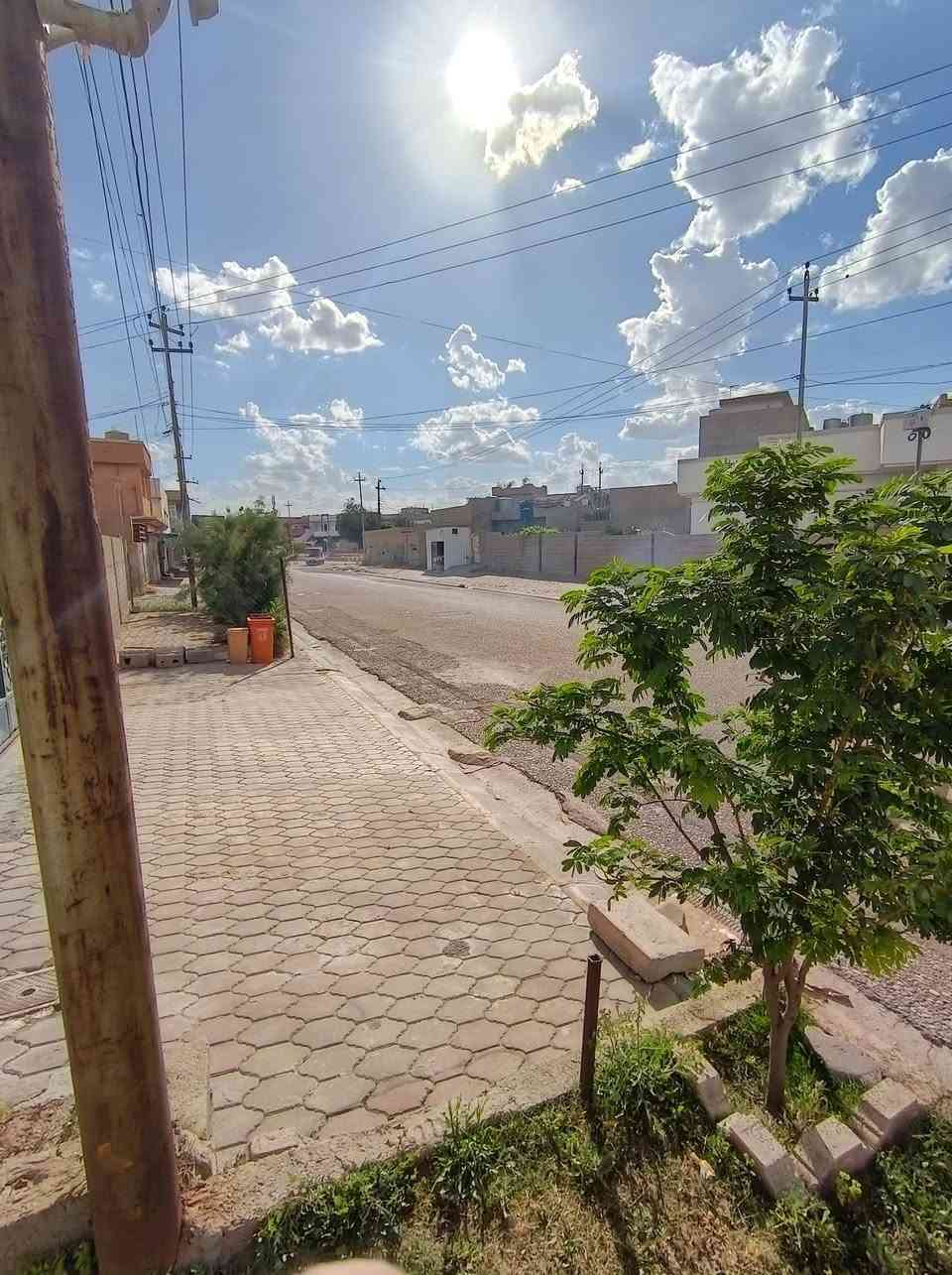 السلام عليكم
للبيع دار سكنية رقم مضمون
المساحة:100 متر مربع
الموقع:كركوك، القادسية الثانية، 16 آب، قرب جامع باداشت، قرب جسر ليلان، الشارع العريض.
السعر المطلوب:43 مليون دينار عراقي.
المواصفات:الدار نظيفة وفارغة، استلام فوري.
تتكون من:

غرفة نوم واحدة.
مطبخ.
استقبال كبير معزول.
حمام وصحيات.

للاستفسار:يرجى الاتصال على الرقم: ***********
