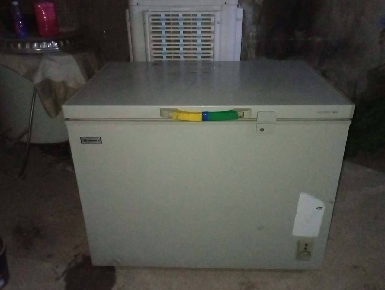 سلام عليكم مجمده نضيف مستعمله للبيع مكاني حلة ثورة 
رقمي ***********
