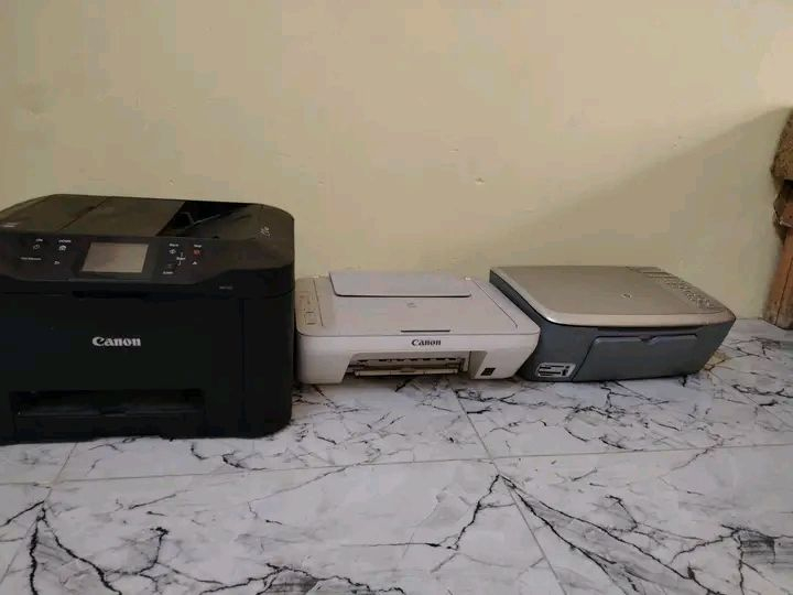 غراض للبيع السعار مناسبه
الطابعات فحم ابيعه يعني انته وحضك تشتغل او لا 
تفيد المصلحين بس الطابعات يرادله وايرات كهرباء لن مابدون وايرات كهرباء 
التنور للبيع بس يرادله صوندة و منظم 
 راوتر للبيع من شركة اسيا بدون سيم كارت 

العنوان الديوانية حي العسكري الثاني نهاية شارع الوكفه القديمة يم المصور الخالدي أول فرع يم المصور
إذا الشراي تعالو خاص اذا موشراي لاتعلق رجاءا
  يراسلني خاص ترى ما موجود على فيسغراض للبيع السعار مناسبه
الطابعات فحم ابيعه يعني انته وحضك تشتغل او لا 
تفيد المصلحين بس الطابعات يرادله وايرات كهرباء لن مابدون وايرات كهرباء 
التنور للبيع بس يرادله صوندة و منظم
العنوان الديوانية حي العسكري الثاني نهاية شارع الوكفه القديمة يم المصور الخالدي أول فرع يم المصور
إذا الشراي تعالو خاص اذا موشراي لاتعلق رجاءا
  يراسلني خاص ترى ما موجود على فيس


**إذا كنت صاحب هذا الإعلان وتريد حذفه لأي سبب، رجاءا أرسل رسالة إلى الدعم الفني**