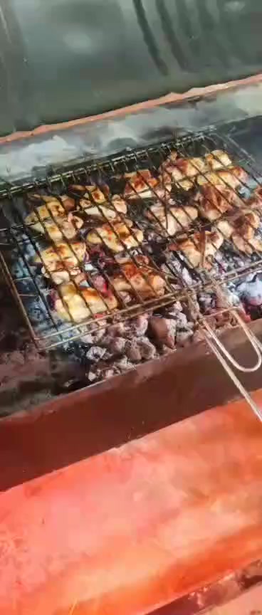 شوايه أجنحة عرايس الطول ٣ متر ارتفاع ٢ متر مكان ديوانيه شارع الوكفة، اخوان اني مكلف بنشر رقم صاحب الشواية 👈***********
