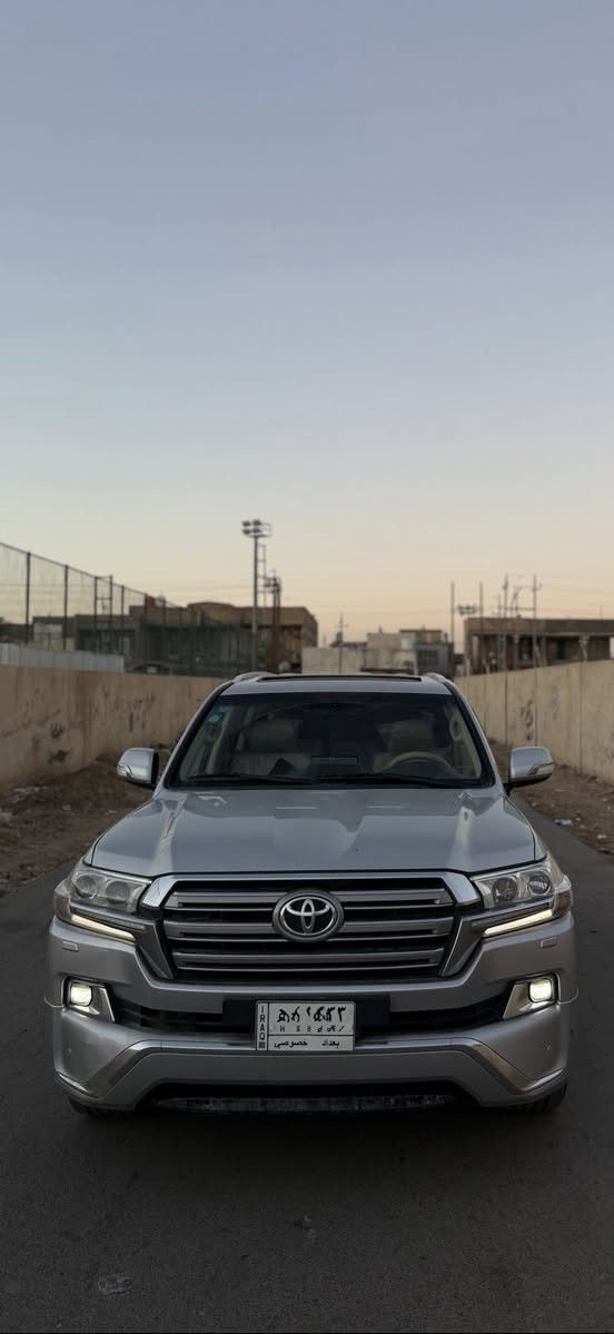 لاندكروز 2017 فول مواصفات مكينة V8 ديزل (كاز) شخصيه مو شركات رقم بغداد مكفوله ماشيه 150 الف السعر 495$ وبيها مجال بسيط 
للأستفسار الاتصال ***********
مكلف بلنشر
