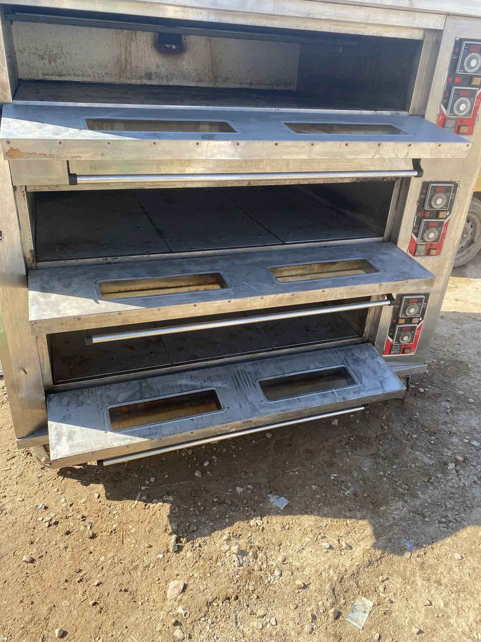 ‏سلام عليكم ‏ فرن للبيع مكان بغداد/*********** /***********
