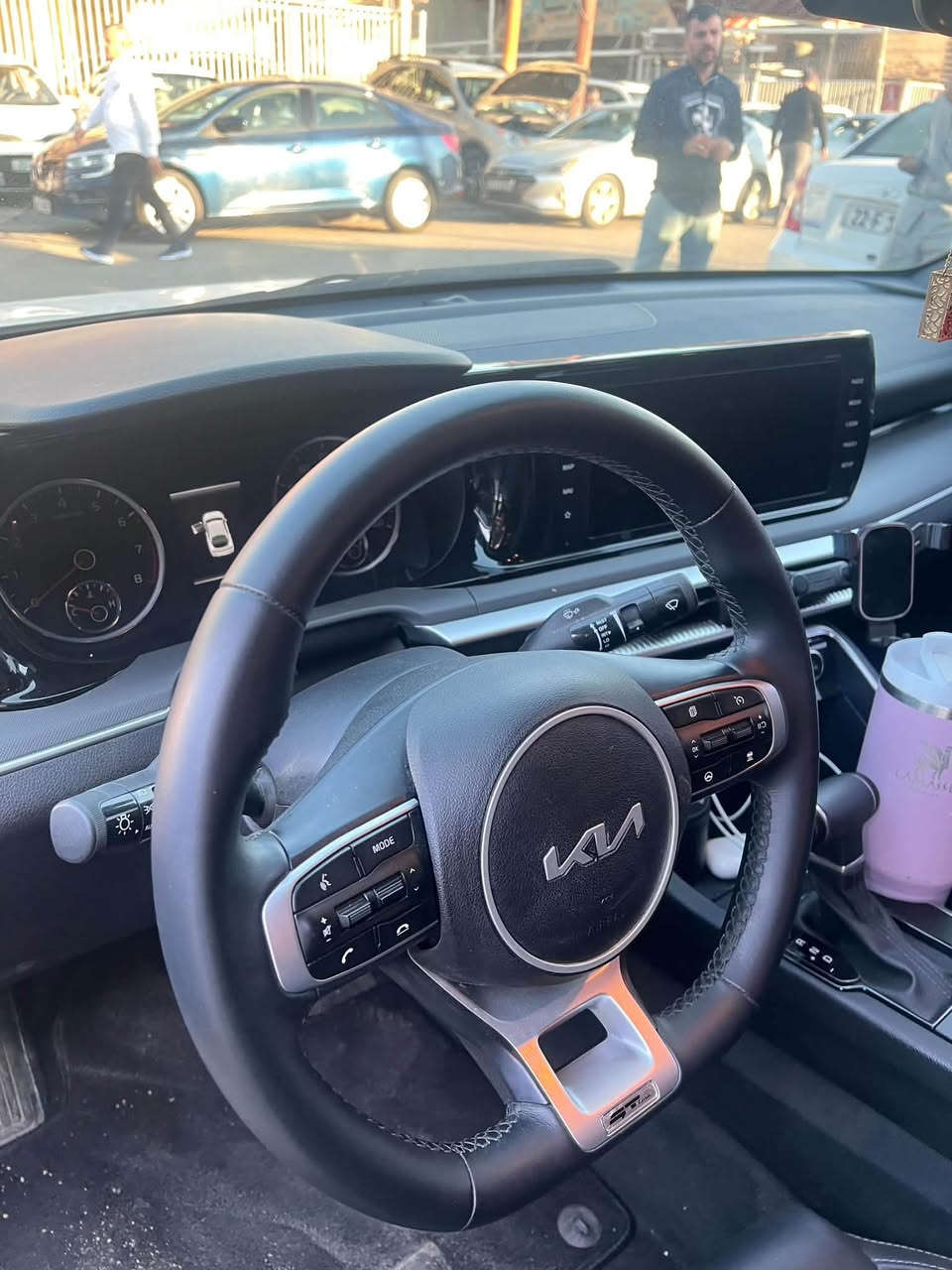 K5 2024 gtline 
كشنات جلد تدفئه 
تحديد مسار 
قياده ذاتيه 
رادارات اماميه وخلفيه 
تشغيل عن بعد 
محرك 1.6 تيربو
ماشيه 12 ميل 
الضرر ربع البنيد والجاملغ بارد 
السعر 159$


**إذا كنت صاحب هذا الإعلان وتريد حذفه لأي سبب، رجاءا أرسل رسالة إلى الدعم الفني**