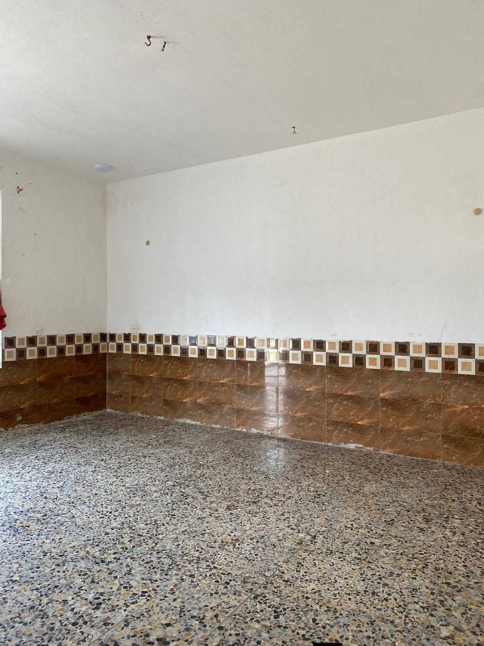 بيوت اجار واحد بصف ثاني نضيفات  كبار للايجار مساحته بيت اول ((250 متر)) بناء درجا اولى  متكون+ 2 نوم +صاله+مطبخ+استقبال ...حديقه مكانه نهايه شارع المدرسي قرب شارع ابو مهدي المهندس..اجار ((400  الف )) 
مندوب ضحى احمد للعقار 
تواصل على رقم 
‏‪***********‬‏
............

نفس المكان بيت ثاني اجار 
مساحه(( 300 متر)) البيت الثاني متكون من  ((3.غرف).) نوم واستقبال وصاله ومطبخ 
وطارمه صحيات ((اجار 500=الف ))

@إشارة
