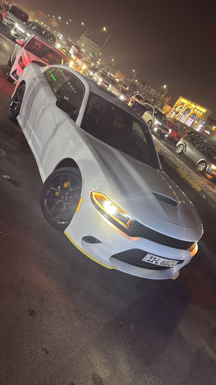 جارجر جي تي بلص بلاك أدشن 📍🩵
فول 1 /1 رادار جانبي مغلفة ppf
‏CHARGER GT PLUS BLACK EDITION 
لون  ابيض اخر اصدار لاس كول ؟
الموديل :2023 . (خليجي)  النداء الاخير. وكاله هارلم 
العداد : 15 ميل سياره بعده بحالت زيرو  
الضمان : 3 سنوات او 60 الف كيلو متر . 
المحرك : V6.  3.6L
مكفوله من الصبغ و التبديل و البارد و الشخوط 
مرقم بغداد الجديد كامل تحويل ثاني يوم 
المواصفات : رادار جانبي؟ 
* جناح خلفي اسود. 
* ويل قياس 20 انچ اسود . 
* مقود القيادة رياضي . 
* مقاعد رياضية من الشاموا الأسود.
* نقطة عمياء . 
رادار جانبي.
* مصابيح أمامية زنون . 
* كشافات الضباب زنون . 
* المصابيح الأمامية مع LED . 
* حساسات خلفية. 
* شاشه كبيرة مع نظام ملاحة نفكيشن GPS . 
* سستم صوت الپاين .
* فتحة سقف (سلايد) . 
* المقاعد الأمامية كهربائية . 
* ذاكرة لحفظ وضعيات الجلوس (ميموري) . 
* مقاعد أمامية تبريد وتدفئة . 
* مقاعد خلفية تدفئة.
* تشغيل عن بعد . 
* المقود كهربائي . 
* تدفئة مقود القيادة . 
* محدد سرعة . 
* تلفون بلوتوث . 
* كاميرا خلفية .
* مرايا متحسسة للاضاءة العالية .
* كير شفتر بالستيرن . 
* دخول ذكي (بصمة) .
السعر  💲 مغلف بي بي اف

رقمي ***********
مكاني بغداد
