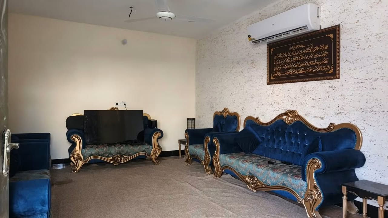 ⭕️تسلسل: 1103
🟢دار للبيع في الفلوجة حي الجولان الثانية خلف متوسطة الارجوان قرب جامع النبي يونس 

📍طابو زراعي 
📍بناء بلوك
📍المساحة: ٢٠٠ م٢
📍الابعاد: ١١م❌١٩م
📍الشارع : ٨م

🟢مشيدات الدار للطابق الاول
غرفتين نوم واستقبال وصالة ومطبخ وصحيات وحمام

🟢السعر : ٨٥ مليون دنيار قابل للتفاوض 

‏‎ 🟢مكتب دجلة الهندسي للعقارات حي الجولان قرب صناعة الجولان للسيارات مجاور سوبر ماركت الهلال
للاستفسار  الاتصال
‏‭***********‬
‏‭+٩٦٤ ٧٨٢ ٩١٧ ٤٧٠٨
