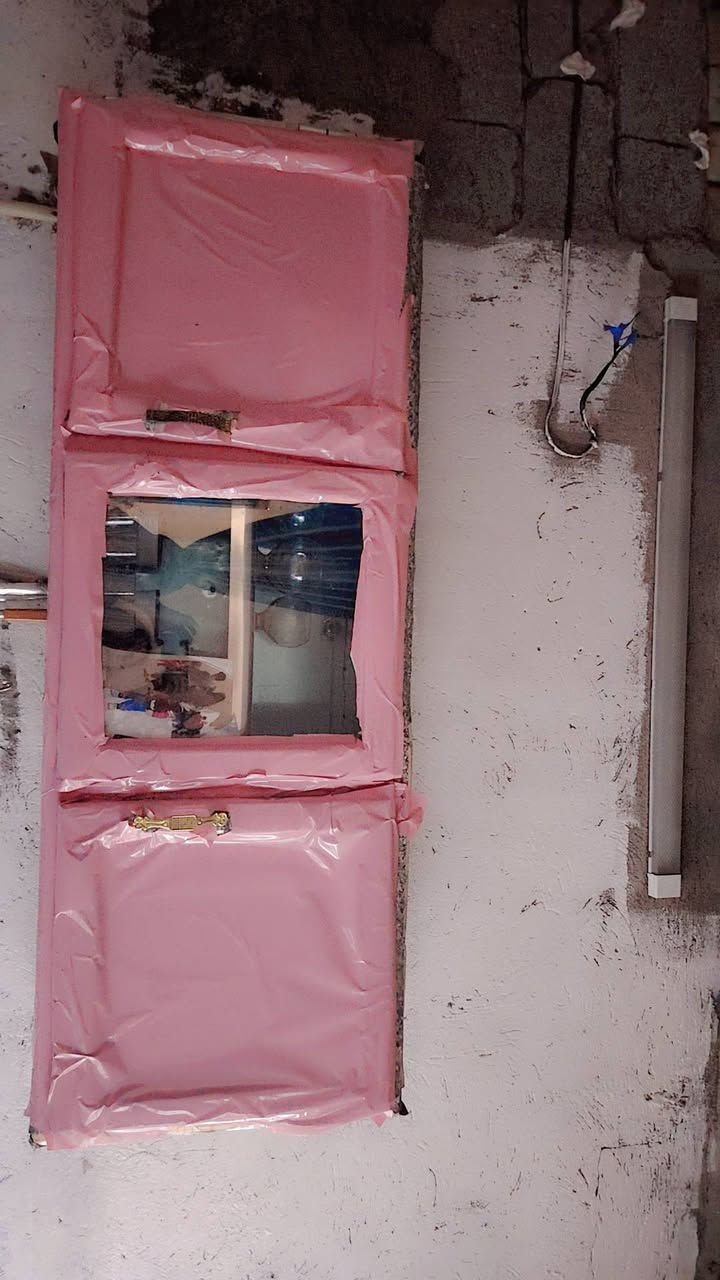 كاونتر للبيع ثلاث قطع150 وبي مجال
مكان البلديات  ***********
