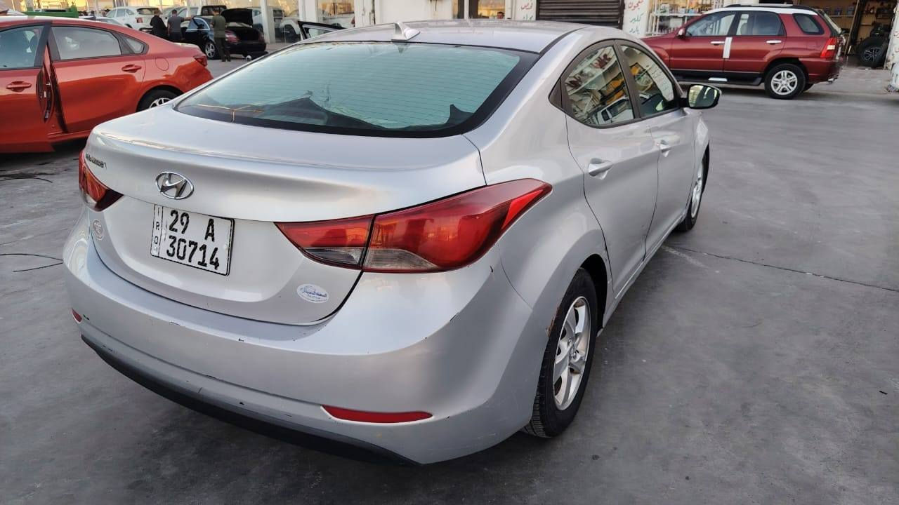 السلام عليكم النترة موديل 2014
سيارة بدون حادث ليبل واحد سونار مرفق سيارة گير ومكينة وحدادية جاهزة من كلشي السيارة بأسمي 
عنواني واسط الصويرة للاستفسار اكثر اتصل 
***********
